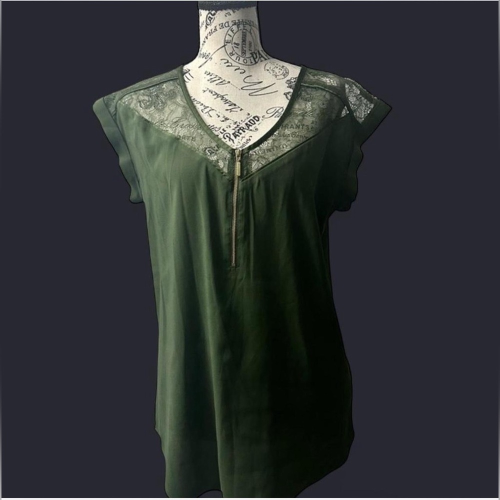 Express Half Zip Satin V-Neck Short Cuff Sleeve Gramercy Tee in Olive Green